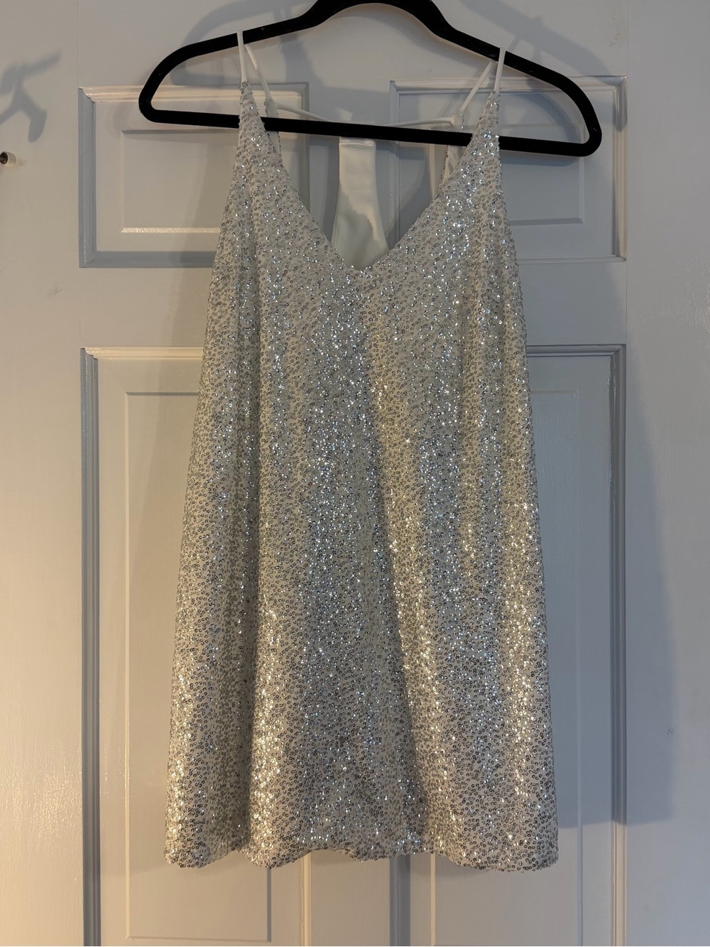 ABS Allen Schwartz Ivory Silver Sequin Mini Dress XS V Neck Party Cocktail